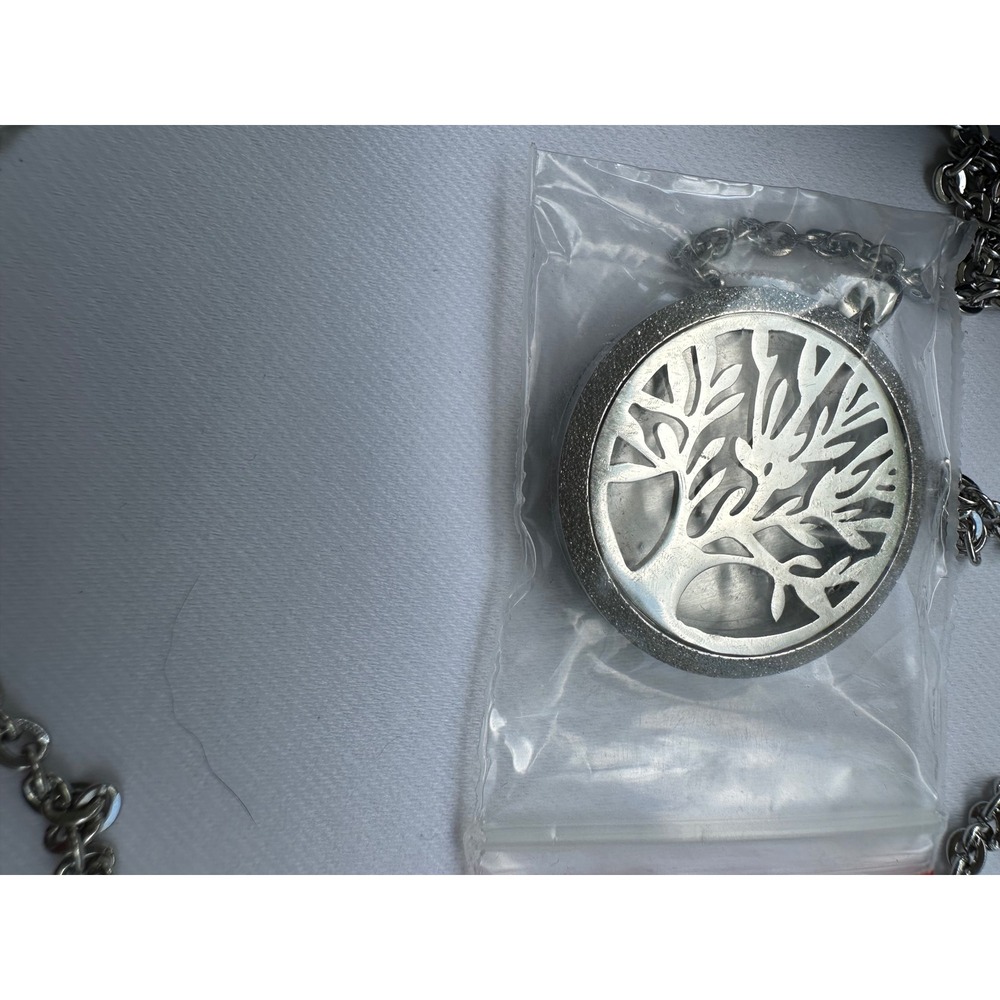 HooAMI Essential Oil Diffuser Necklace Silver Tree of Life Faith Locket Pouch - Picture 8 of 12